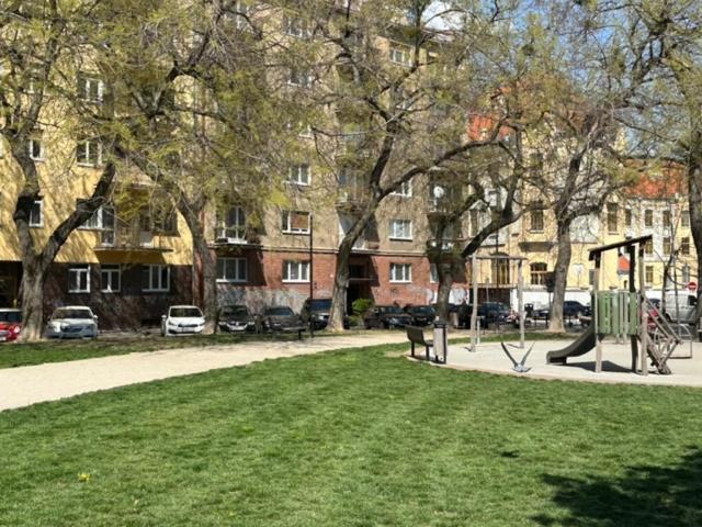 Apartamento Sunny House One Bratislava Exterior foto